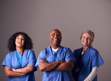 7 Reasons to Consider Becoming a Certified Nursing Assistant